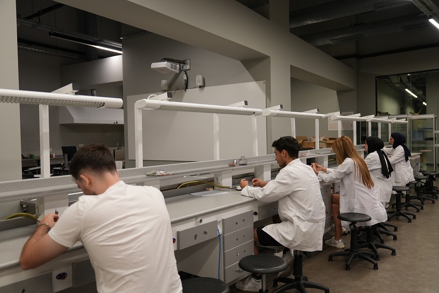 İstanbul Nişantaşı Üniversitesi uygulama laboratuvarı